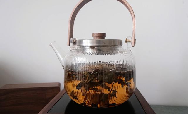 福鼎白茶属于什么茶类热性还是凉性的（福鼎白茶属于什么茶类热性还是凉性茶）